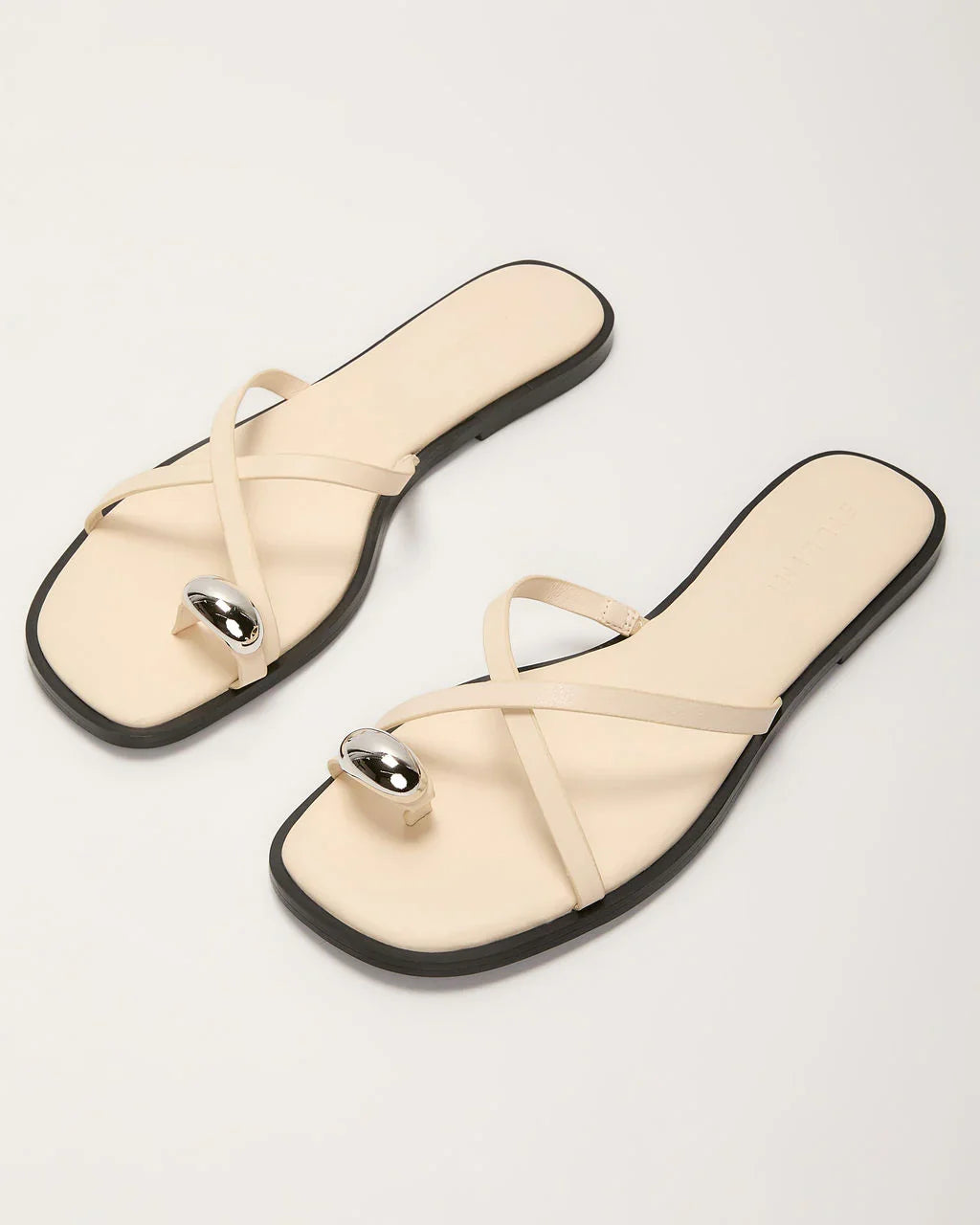 Poppie Toe Ring Sandals